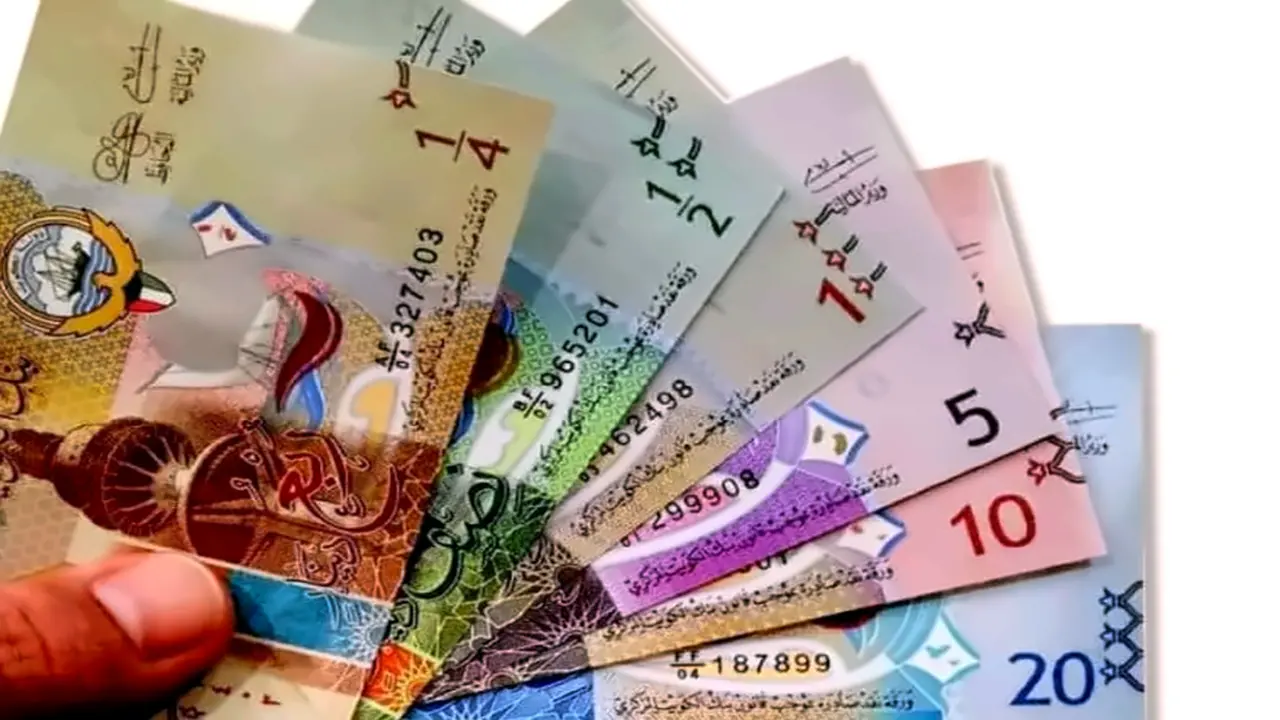 تحديثات الصرف.. تباين أسعار العملات الأجنبية في البنك المركزي والبنوك المصرية اليوم